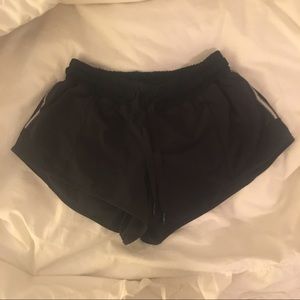 lululemon hotty hot short